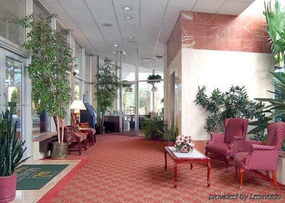 Quality Inn & Conference Center Maple Shade Interior photo